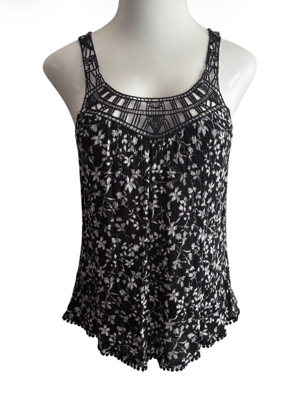 Cape Judy Black Floral Pattern Sleeveless Top M
